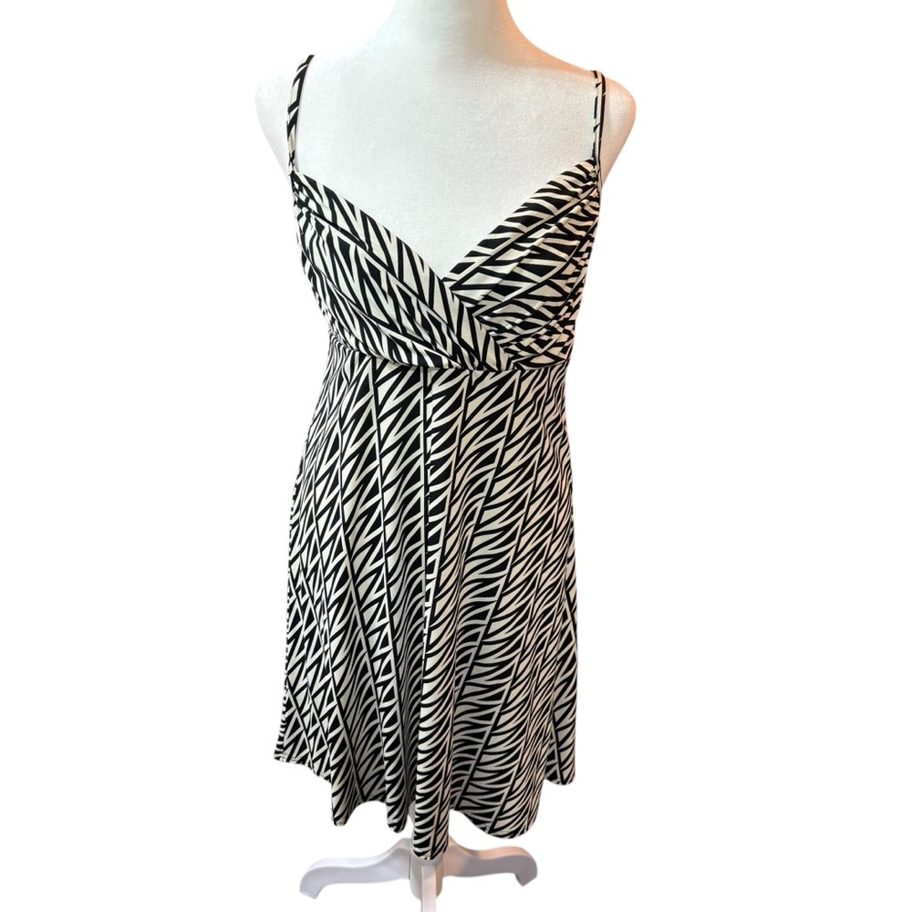 Tina B Black‎ White Print Surplice V-Neck Sleeveless A-Line Dress Med #47